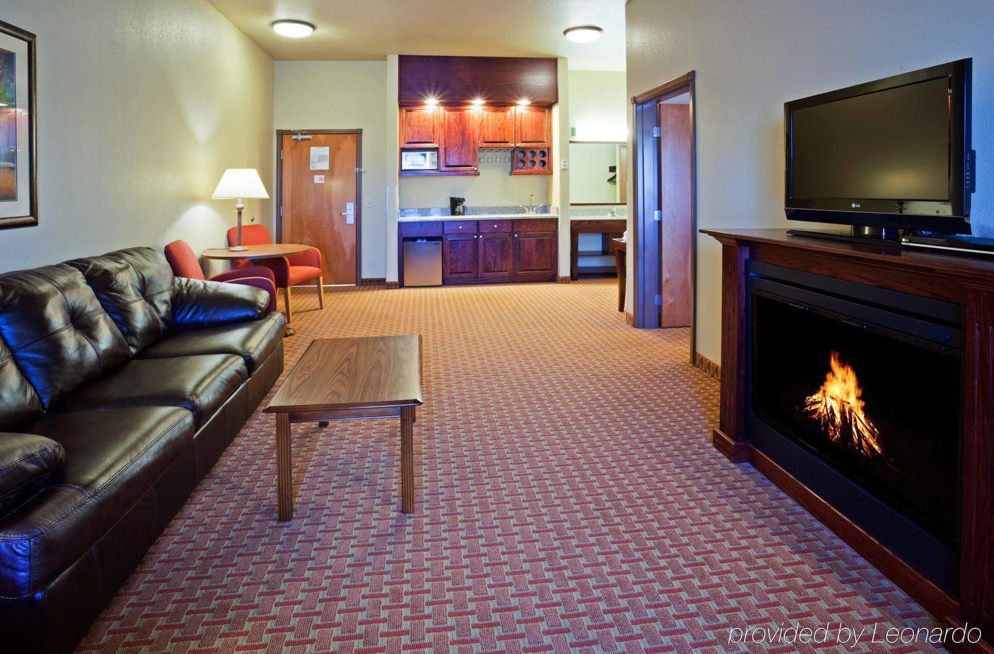Baymont Inn & Suites By Wyndham Sturgis Habitación foto